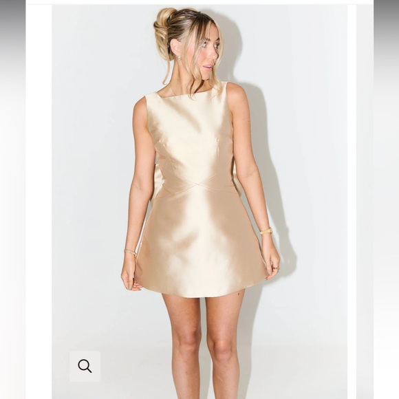 Odd muse NWT size XXS The Ultimate Muse Bow Detail Mini Dress gold - Picture 9 of 11